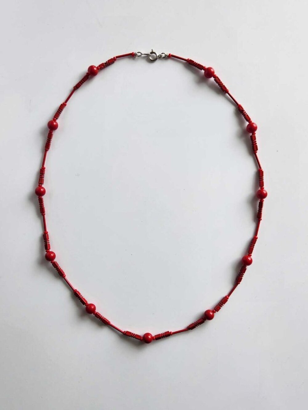 Red statement necklace - Picture 3 of 7